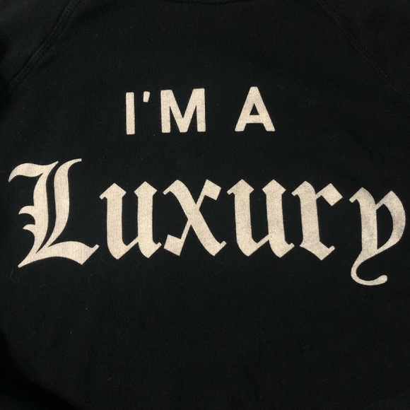 WILDFOX I’m A Luxury Crewneck Sweatshirt Pullover Sweater Boho Vintage Comfy Top - Picture 4 of 9